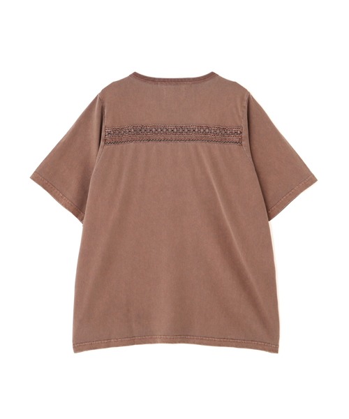 AVIREX(アヴィレックス)の「《直営店限定》LACE DETAILS EMBROIDERY T-SHIRT/レースディテール刺繍Tシャツ(Tシャツ/カットソー・レディース・チャコールグレー/オフホワイト/ブラウン・F)」の8枚目の写真