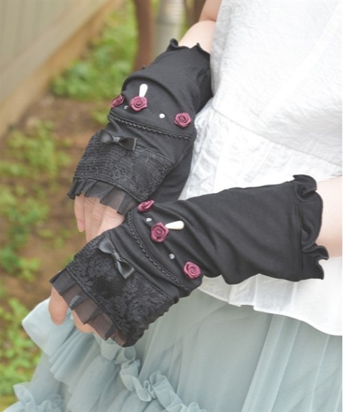 axes femme（アクシーズファム）の「巻きバラショートＵＶ手袋（手袋・レディース・キナリ/ブラック・FREE）」の2枚目の写真