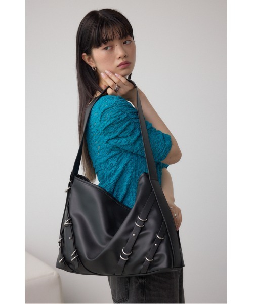 AZUL by moussy（アズールバイマウジー）の「ナローベルトデザイントートバッグ（トートバッグ・レディース・ブラック/レッド/ブラウン・FREE）」の4枚目の写真