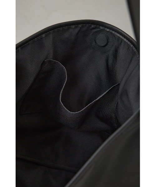 AZUL by moussy（アズールバイマウジー）の「ナローベルトデザイントートバッグ（トートバッグ・レディース・ブラック/レッド/ブラウン・FREE）」の13枚目の写真