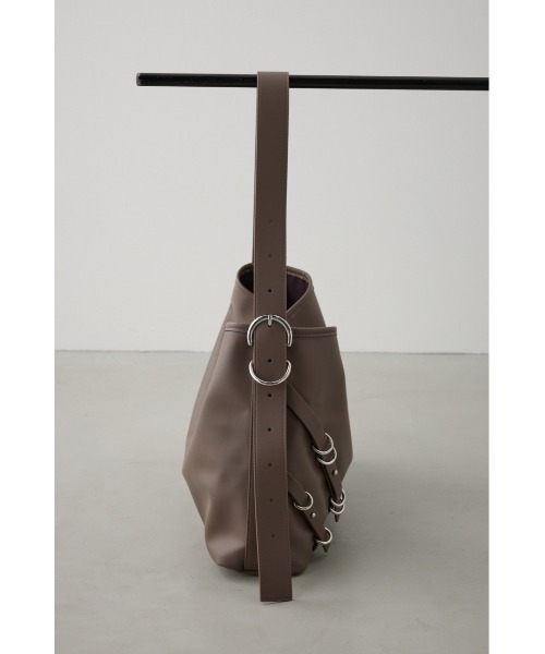 AZUL by moussy（アズールバイマウジー）の「ナローベルトデザイントートバッグ（トートバッグ・レディース・ブラック/レッド/ブラウン・FREE）」の17枚目の写真