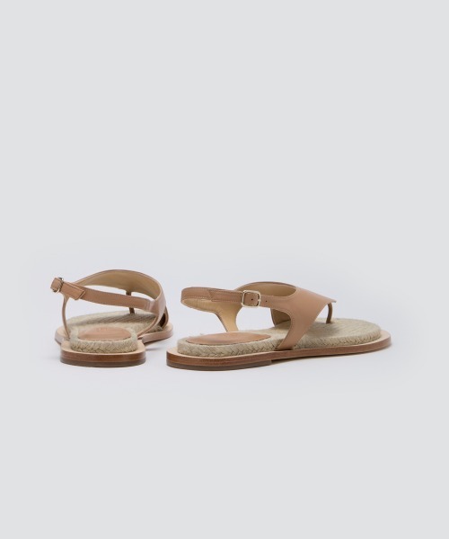 PELLICO SUNNY(ペリーコサニー)の「DENIA トングサンダル 1.0㎝ BEIGE(サンダル・レディース・サンドベージュ・38/35/36/37)」の4枚目の写真