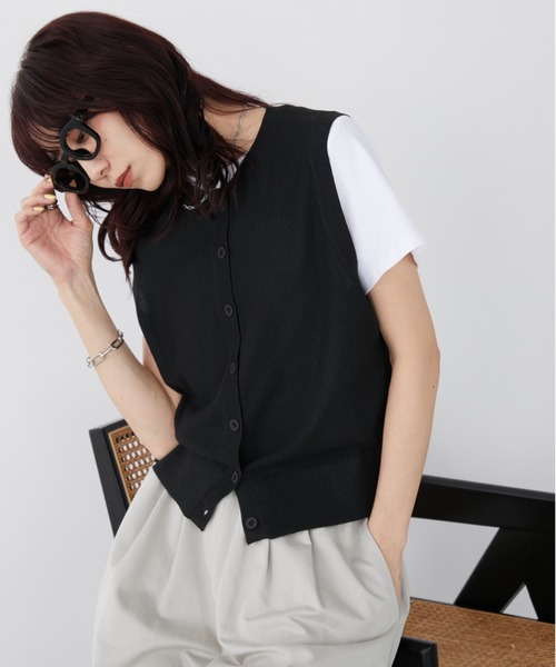 Auntie Rosa Holiday(アンティローザホリデー)の「カノコ編みクルーネックニットベスト(ベスト・レディース・レッド/アイボリー/ブラック・FREE)」の2枚目の写真