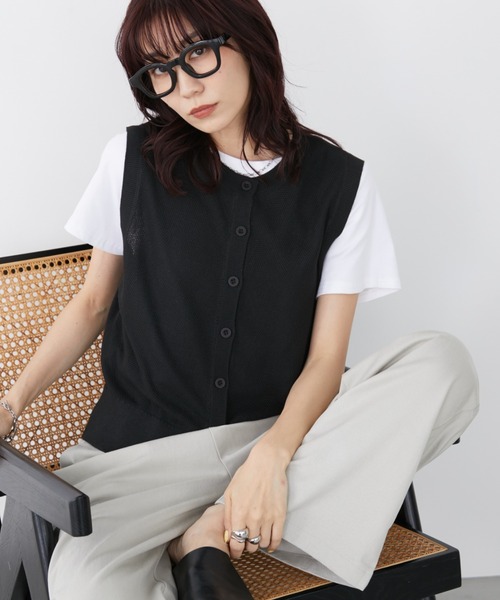 Auntie Rosa Holiday(アンティローザホリデー)の「カノコ編みクルーネックニットベスト(ベスト・レディース・レッド/アイボリー/ブラック・FREE)」の4枚目の写真