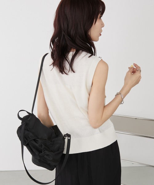 Auntie Rosa Holiday(アンティローザホリデー)の「カノコ編みクルーネックニットベスト(ベスト・レディース・レッド/アイボリー/ブラック・FREE)」の17枚目の写真