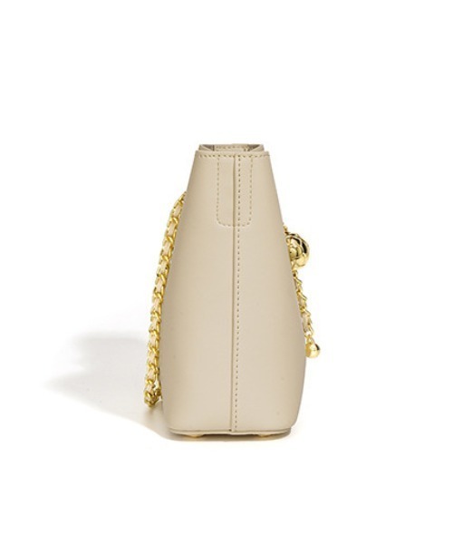 NiiNa(ニーナ)の「【 NiiNa / ニーナ 】高品質牛革 2way チェーンショルダー ミニ バケットバッグ(ショルダーバッグ・レディース・ブラウン/ホワイト/ブラック/ベージュ/グリーン・FREE)」の14枚目の写真