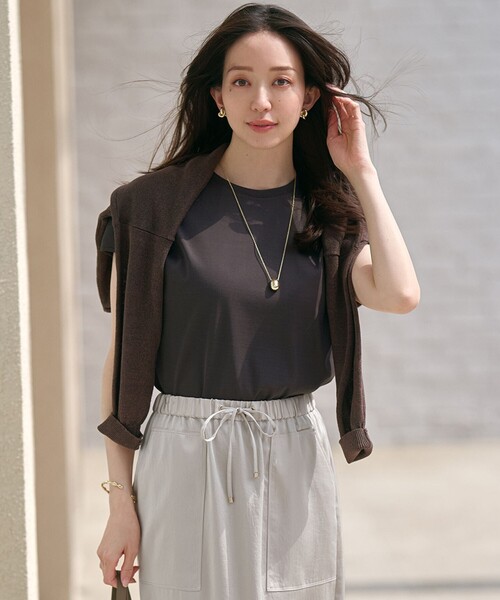 23区(ニジュウサンク)の「【汗じみ防止/速乾性】フレンチスリーブ IT Tシャツ(Tシャツ/カットソー・レディース・ホワイト系/ダークブラウン系/ベージュ系/スカイブルー系/ライトオレンジ系・38)」の20枚目の写真