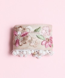 Zoule（ゾーラ）の「Zoule ゾーラ：embroidery cuff85　フラワー刺繍　ヘアーカフス（ヘアピン）」