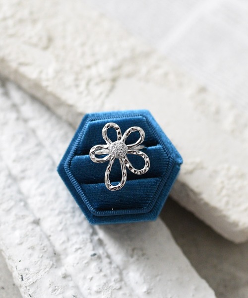 styiro(スタイロ)の「ニッケルフリー ホローフラワーシルバーリング(リング・レディース・シルバー・FREE)」の6枚目の写真