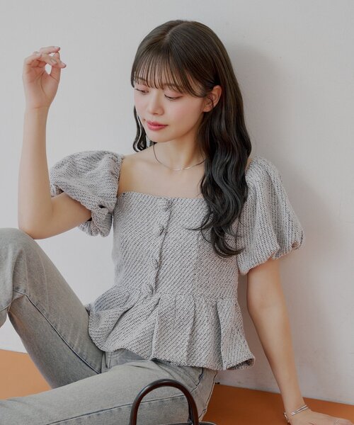 chico ツイードオフショルペプラムブラウス 5色展開/マルチway】ツイードオフショルペプラムブラウス