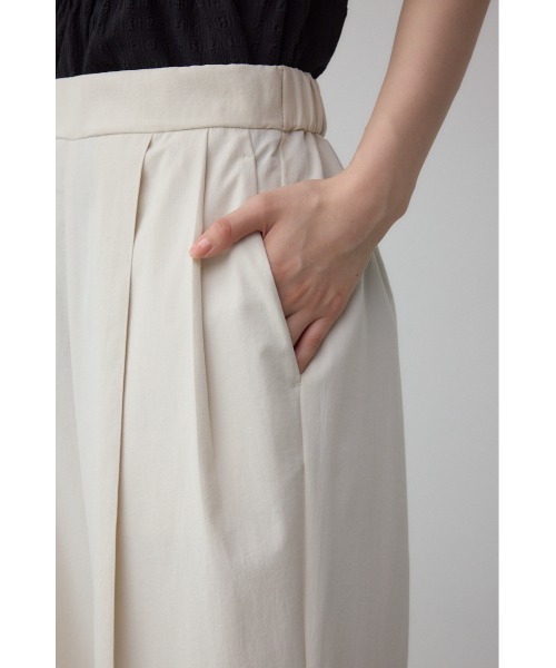 AZUL by moussy（アズールバイマウジー）の「C/T撥水タックワイドパンツ（スラックス・レディース・ブルー/ブラック/ライトベージュ・SMALL/MEDIUM）」の19枚目の写真