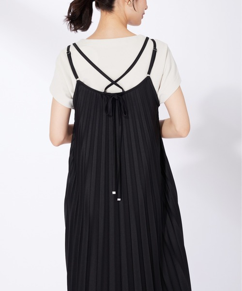 BELLUNA PLUS(ベルーナ)の「バックリボン使いプリーツキャミワンピース(ワンピース・レディース・ブラック/カーキ・M/L/XL/2XL)」の14枚目の写真