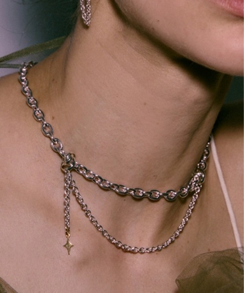 LAPUIS（ラピュイ）の「LAPUIS(ラピュイ) Ornament choker（チョーカー・レディース・ゴールド/マルチ・FREE）」の2枚目の写真