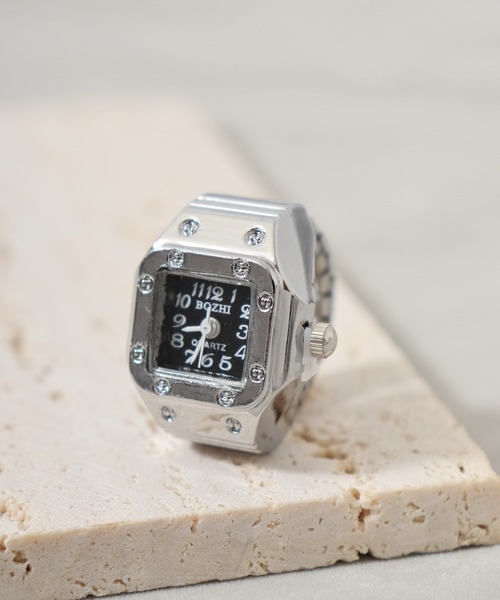FUNALIVE（ファンアライブ）の「watch ring 時計型指輪　フリーサイズ oku-ring-g2（リング・メンズ・ゴールド系1/シルバー系その他2/ホワイト系その他2/ローズ/ゴールド系/ゴールド系その他2/ゴールド系その他3/ブラック系その他2/ゴールド系その他/シルバー系その他/シルバー系その他3/ホワイト系その他/ゴールド系3/シルバー/シルバー系2/ブラック系その他/ホワイト系その他4/ゴールド系2/ゴールド系4/パープル系その他4/ブラック系その他4/レオパード/ゴールド系5/ゴールド系6/ゴールド系7/ゴールド系8/シルバー系1/ピンク系その他5・FREE）」の5枚目の写真