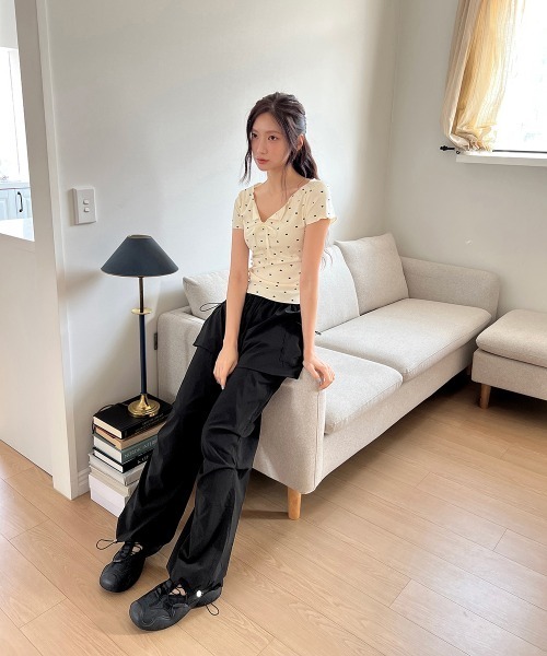 by muni:r(バイ ムニール)の「ハートシャーリングリボンVネックT+ヘアシュシュセット/2025 SS COLLECTION(Tシャツ/カットソー・レディース・ライトブルー/ホワイト/クリーム・FREE)」の16枚目の写真