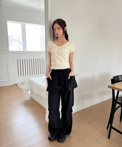 by muni:r(バイ ムニール)の「ハートシャーリングリボンVネックT+ヘアシュシュセット/2025 SS COLLECTION(Tシャツ/カットソー・レディース・ライトブルー/ホワイト/クリーム・FREE)」の17枚目の写真
