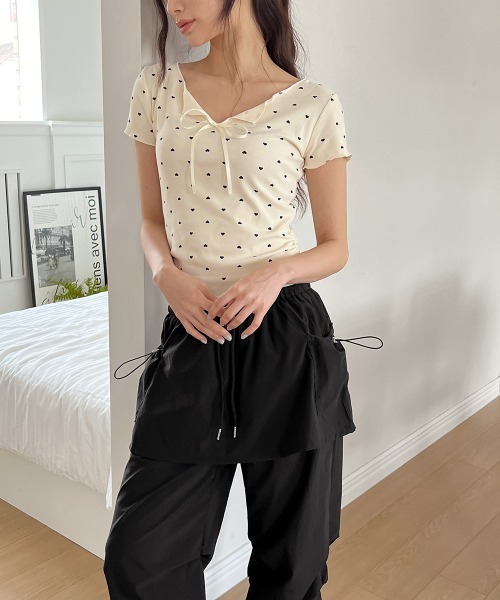 by muni:r(バイ ムニール)の「ハートシャーリングリボンVネックT+ヘアシュシュセット/2025 SS COLLECTION(Tシャツ/カットソー・レディース・ライトブルー/ホワイト/クリーム・FREE)」の19枚目の写真