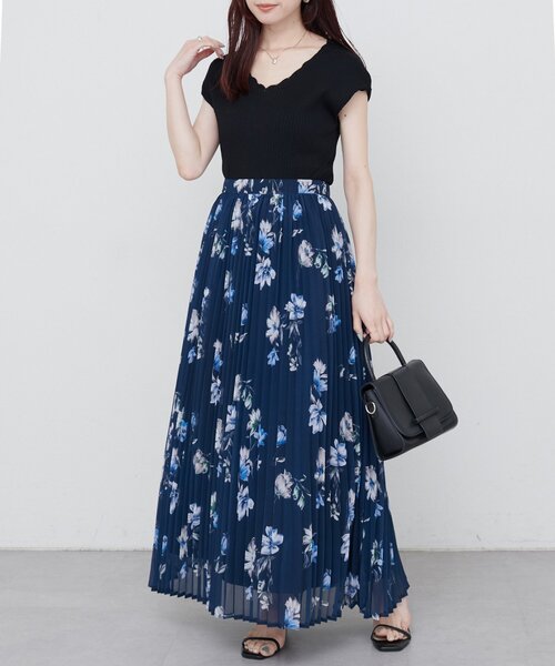 natural couture（ナチュラルクチュール）の「オーソドックスフラワープリーツスカート（スカート・レディース・ドット/ネイビー/グリーン/グレイッシュベージュ・FREE）」の19枚目の写真