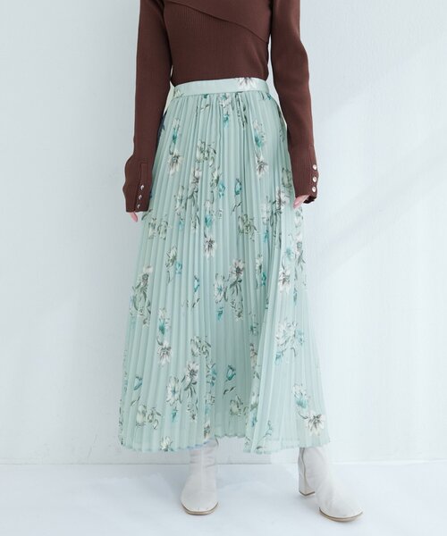natural couture（ナチュラルクチュール）の「オーソドックスフラワープリーツスカート（スカート・レディース・ドット/ネイビー/グリーン/グレイッシュベージュ・FREE）」の12枚目の写真