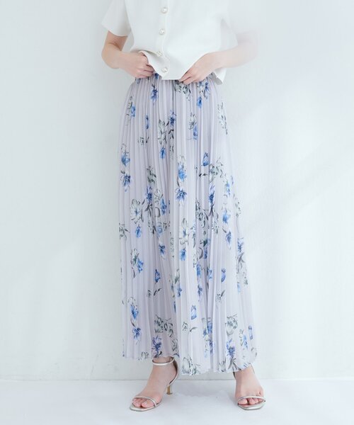 natural couture（ナチュラルクチュール）の「オーソドックスフラワープリーツスカート（スカート・レディース・ドット/ネイビー/グリーン/グレイッシュベージュ・FREE）」の6枚目の写真