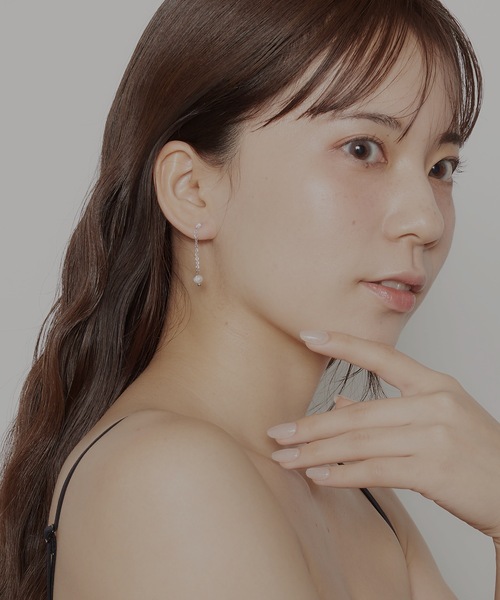 AKEL(アケル)の「【AKEL】アケル/ 淡水パールドロップピアス(両耳セット)/金属アレルギー対応ピアス(サージカルステンレス)(ピアス(両耳用)・レディース・シルバー/ゴールド・FREE)」の2枚目の写真