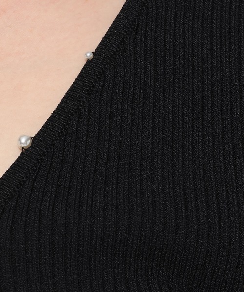 mysty woman(ミスティウーマン)の「プチパールショートカーディガン 587474(カーディガン/ボレロ・レディース・ブラック/ホワイト系その他・FREE)」の7枚目の写真