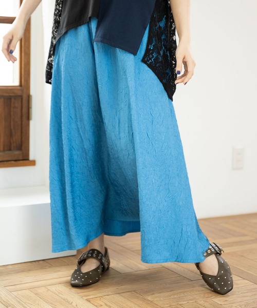 OSMOSIS（オズモーシス）の「スタッズパンプス（パンプス・レディース・ブラック/カーキ/アイボリー・24cm/23.5cm/24.5cm）」の3枚目の写真