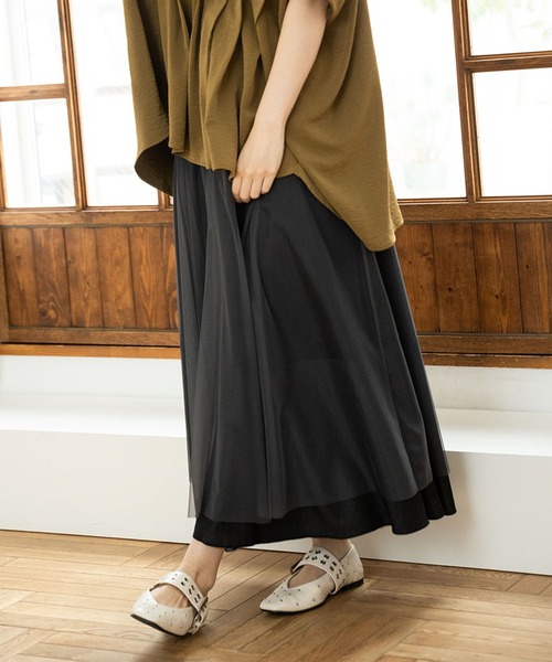 OSMOSIS（オズモーシス）の「スタッズパンプス（パンプス・レディース・ブラック/カーキ/アイボリー・24cm/23.5cm/24.5cm）」の2枚目の写真