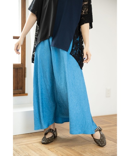 OSMOSIS（オズモーシス）の「スタッズパンプス（パンプス・レディース・ブラック/カーキ/アイボリー・24cm/23.5cm/24.5cm）」の7枚目の写真