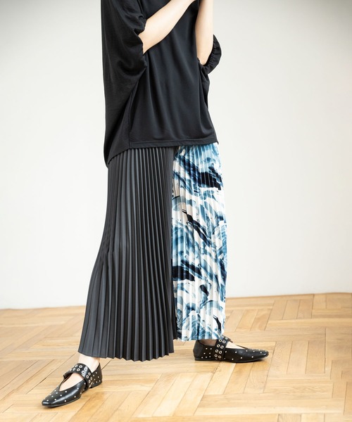 OSMOSIS（オズモーシス）の「スタッズパンプス（パンプス・レディース・ブラック/カーキ/アイボリー・24cm/23.5cm/24.5cm）」の21枚目の写真