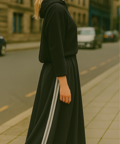 CONVERSE（コンバース）の「【CONVERSE/コンバース】ストレッチサイドラインゴアードスカート（スカート・レディース・ブラック/ライトグレー・MEDIUM）」の4枚目の写真