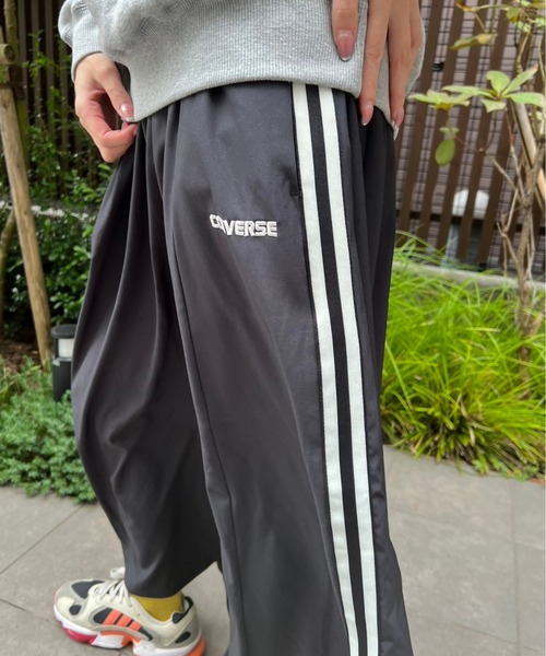 CONVERSE（コンバース）の「【CONVERSE/コンバース】ストレッチサイドラインゴアードスカート（スカート・レディース・ブラック/ライトグレー・MEDIUM）」の14枚目の写真