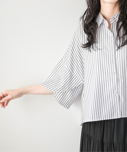 La-gemme(ラジェム)の「ペタルスリーブシャツ(シャツ/ブラウス・レディース・ベージュ/ホワイト/ブルー・フリー)」の14枚目の写真