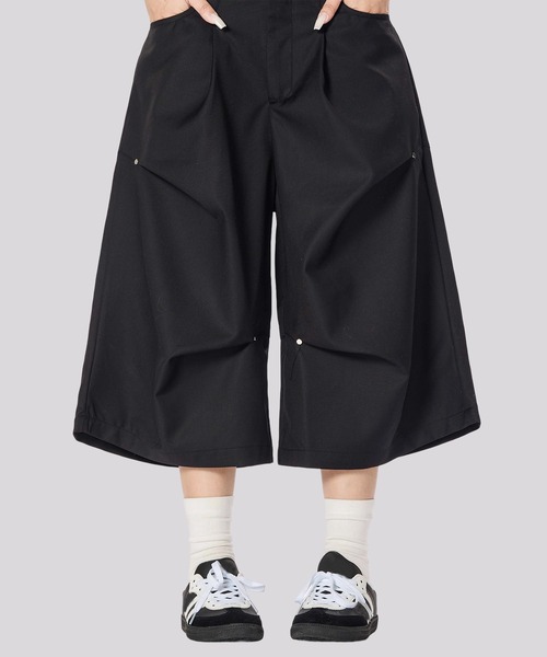 TOBEE(トゥビー)の「【TOBEE】タック スタッズ ワイドハーフスラックス(スラックス・メンズ・ブラック/グレー・MEDIUM/LARGE/X-LARGE)」の19枚目の写真