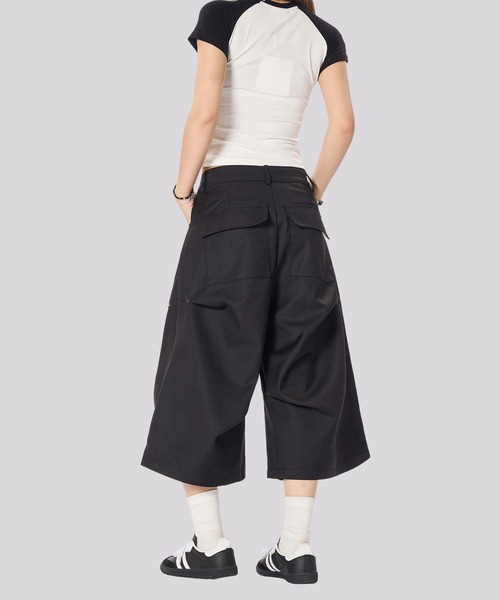 TOBEE(トゥビー)の「【TOBEE】タック スタッズ ワイドハーフスラックス(スラックス・メンズ・ブラック/グレー・MEDIUM/LARGE/X-LARGE)」の22枚目の写真