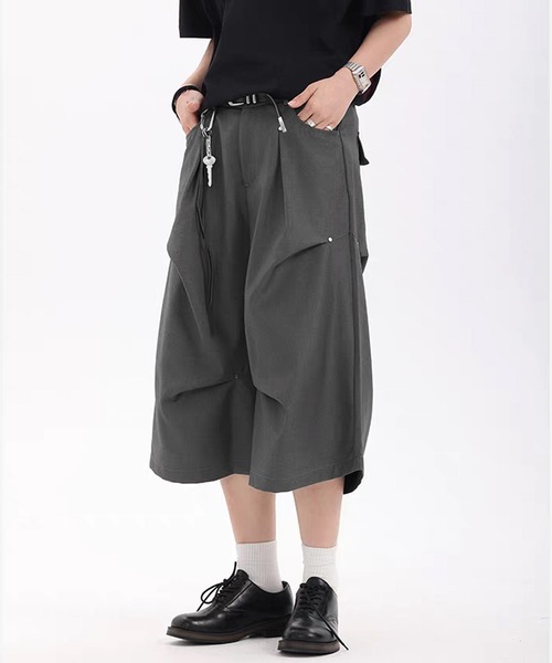 TOBEE(トゥビー)の「【TOBEE】タック スタッズ ワイドハーフスラックス(スラックス・メンズ・ブラック/グレー・MEDIUM/LARGE/X-LARGE)」の5枚目の写真