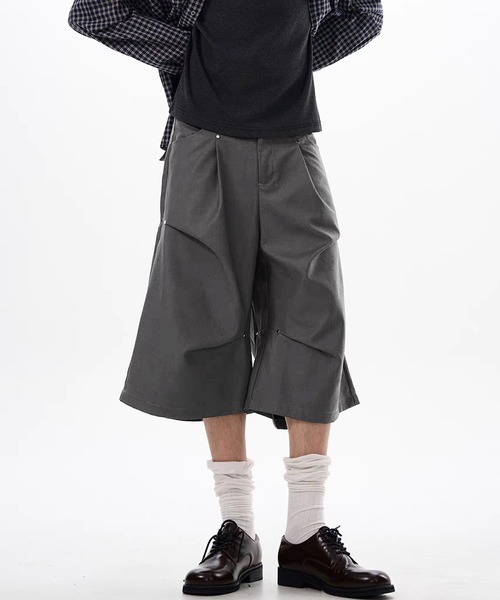 TOBEE(トゥビー)の「【TOBEE】タック スタッズ ワイドハーフスラックス(スラックス・メンズ・ブラック/グレー・MEDIUM/LARGE/X-LARGE)」の7枚目の写真