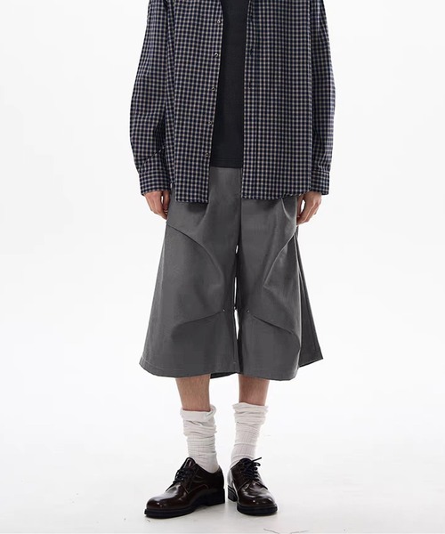 TOBEE(トゥビー)の「【TOBEE】タック スタッズ ワイドハーフスラックス(スラックス・メンズ・ブラック/グレー・MEDIUM/LARGE/X-LARGE)」の9枚目の写真