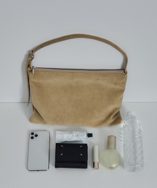 SALON adam et rope'（サロン アダム エ ロペ）の「【W S（ドゥーブル）】Ultrasuede(R)ZIPミニショルダー（ショルダーバッグ・レディース・ベージュ/ダークブラウン・FREE）」の8枚目の写真