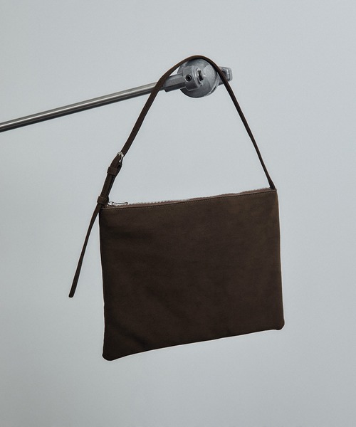 SALON adam et rope'（サロン アダム エ ロペ）の「【W S（ドゥーブル）】Ultrasuede(R)ZIPミニショルダー（ショルダーバッグ・レディース・ベージュ/ダークブラウン・FREE）」の21枚目の写真