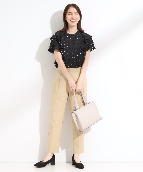 DRESKIP(ドレスキップ)の「【無地/ドット柄】お袖フリルが華やぐ きれいめブラウス(シャツ/ブラウス・レディース・ブラック系/イエロー/ホワイト系3・02/01/03/04)」の11枚目の写真