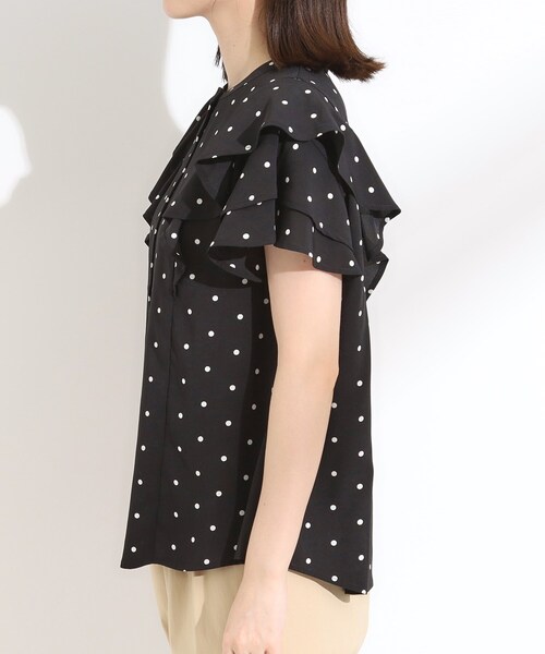 DRESKIP(ドレスキップ)の「【無地/ドット柄】お袖フリルが華やぐ きれいめブラウス(シャツ/ブラウス・レディース・ブラック系/イエロー/ホワイト系3・02/01/03/04)」の18枚目の写真