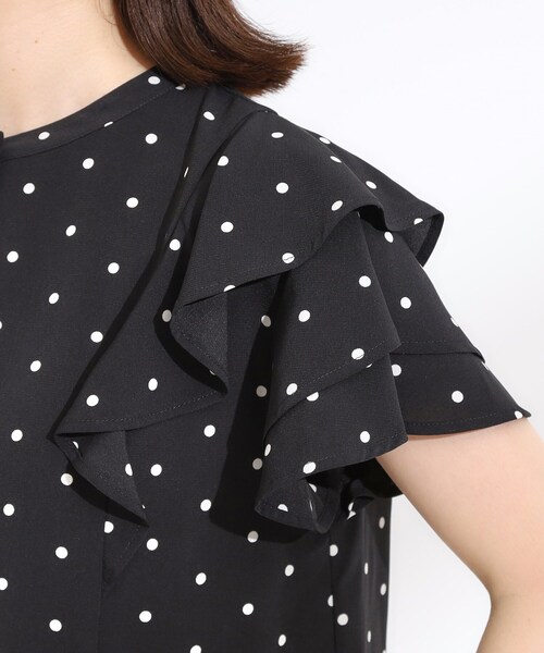 DRESKIP(ドレスキップ)の「【無地/ドット柄】お袖フリルが華やぐ きれいめブラウス(シャツ/ブラウス・レディース・ブラック系/イエロー/ホワイト系3・02/01/03/04)」の21枚目の写真