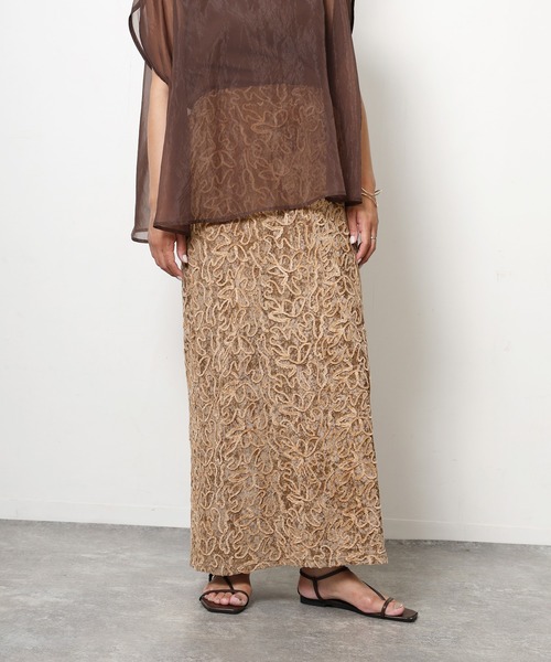 Floran(フローラン)の「コード刺繍ベロアスカート(スカート・レディース・ネイビー/ベージュ/ブラック/オフホワイト・FREE)」の3枚目の写真