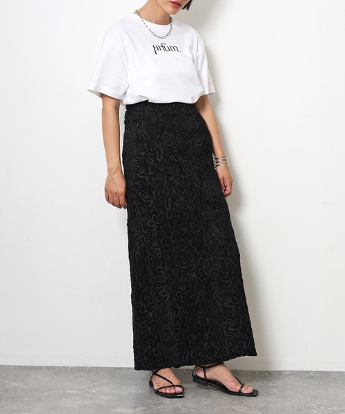 Floran(フローラン)の「コード刺繍ベロアスカート(スカート・レディース・ネイビー/ベージュ/ブラック/オフホワイト・FREE)」の17枚目の写真