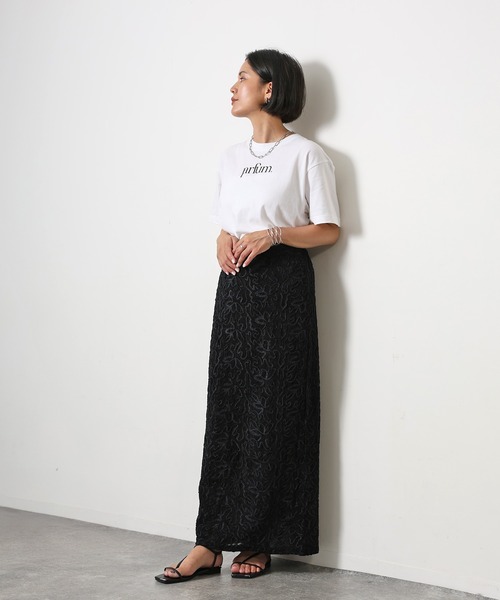 Floran(フローラン)の「コード刺繍ベロアスカート(スカート・レディース・ネイビー/ベージュ/ブラック/オフホワイト・FREE)」の16枚目の写真