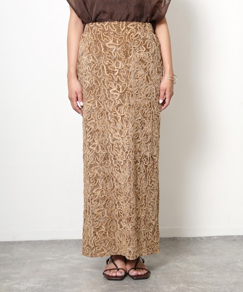 Floran(フローラン)の「コード刺繍ベロアスカート(スカート・レディース・ネイビー/ベージュ/ブラック/オフホワイト・FREE)」の9枚目の写真