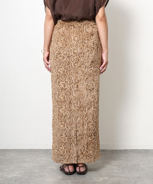 Floran(フローラン)の「コード刺繍ベロアスカート(スカート・レディース・ネイビー/ベージュ/ブラック/オフホワイト・FREE)」の11枚目の写真