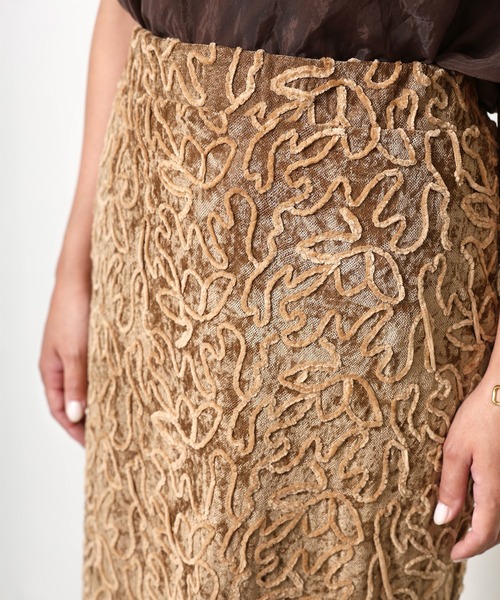 Floran(フローラン)の「コード刺繍ベロアスカート(スカート・レディース・ネイビー/ベージュ/ブラック/オフホワイト・FREE)」の12枚目の写真
