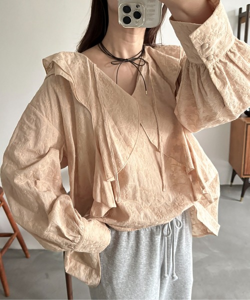 PILIT(ピリット)の「刺繍ラッフルブラウス(シャツ/ブラウス・レディース・ベージュ/オフホワイト・MEDIUM)」の1枚目の写真